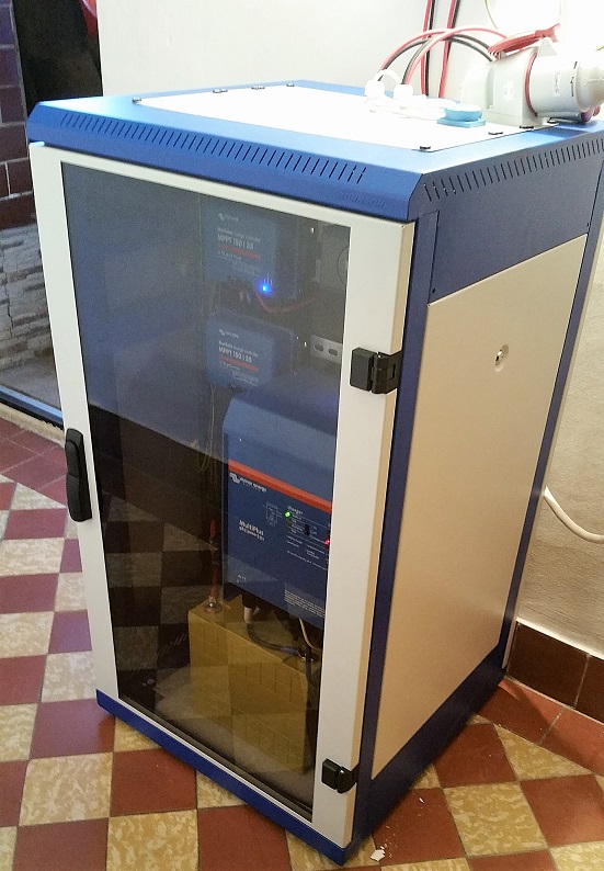 HFVE SGSE 3000 VA/48 V/90 Ah LiFePO4